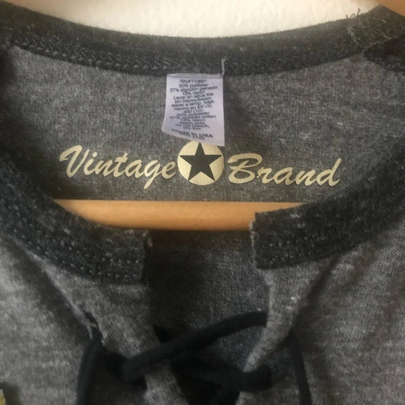 ☀️VINTAGE BRAND World Tour Graphic Baseball Tee - Picture 3 of 5